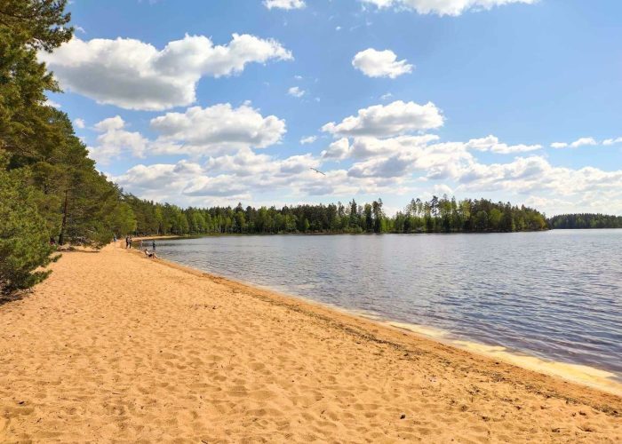 Holsjön-tó gyönyörű homokos stranddal